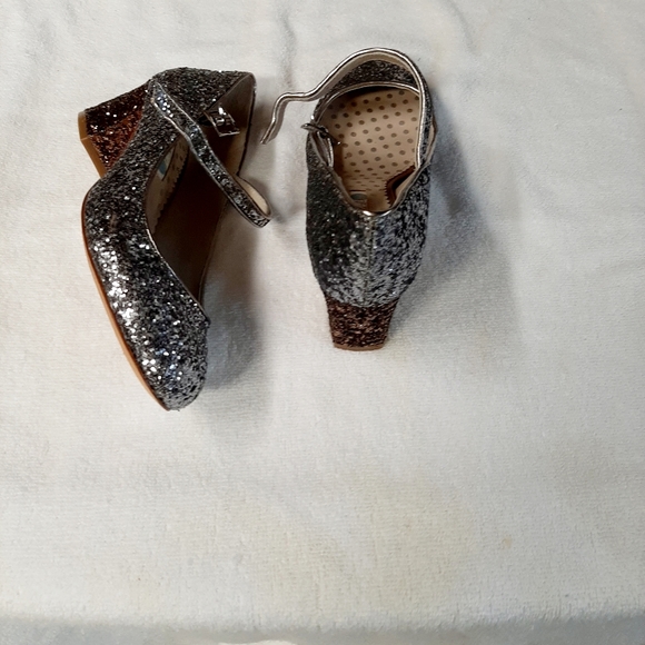 Shoes - Picture 2 of 3